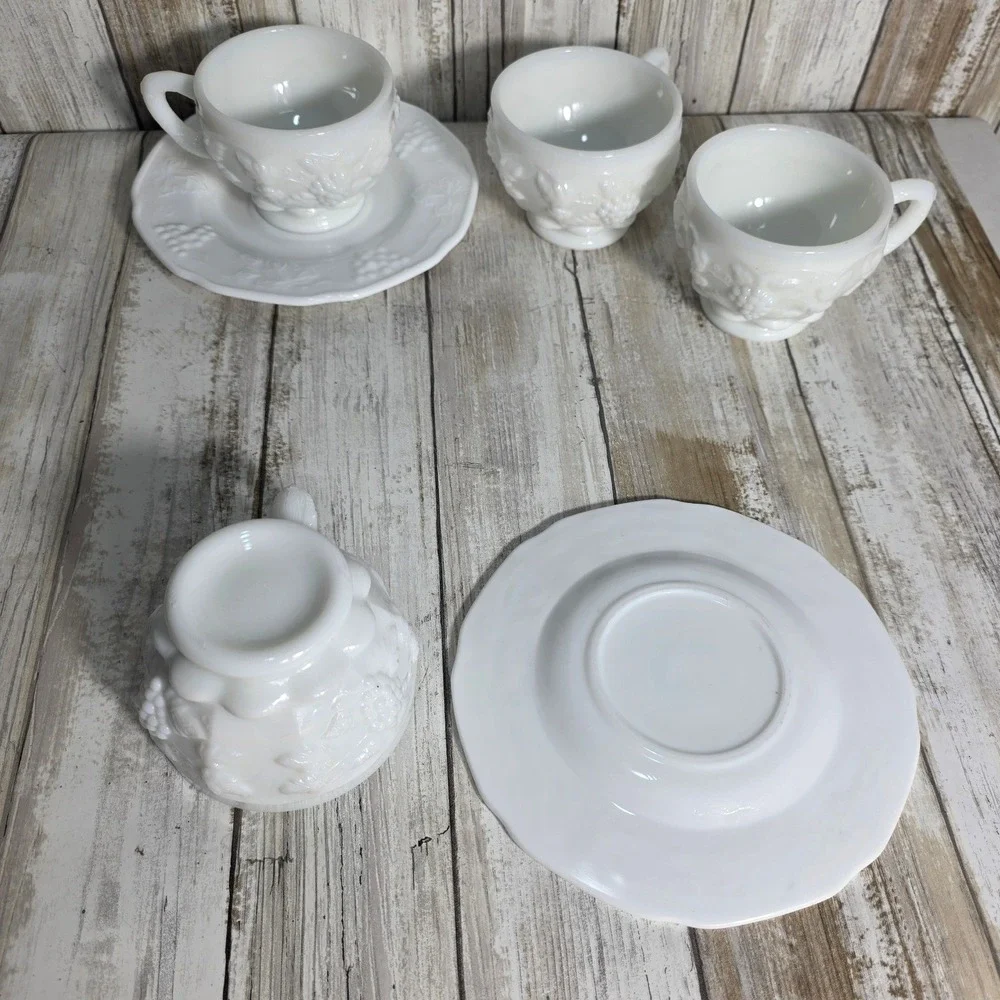 The Unbranded Brand charming set